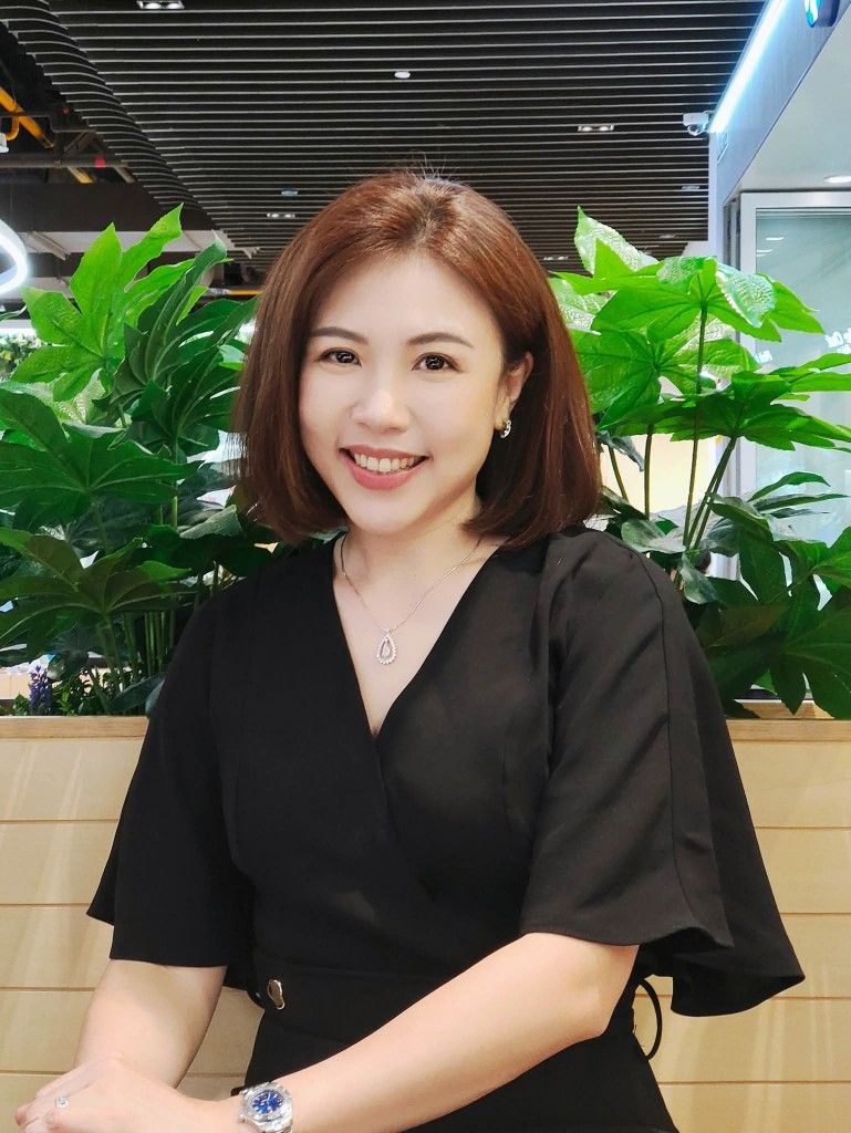 Chị Thu Hằng